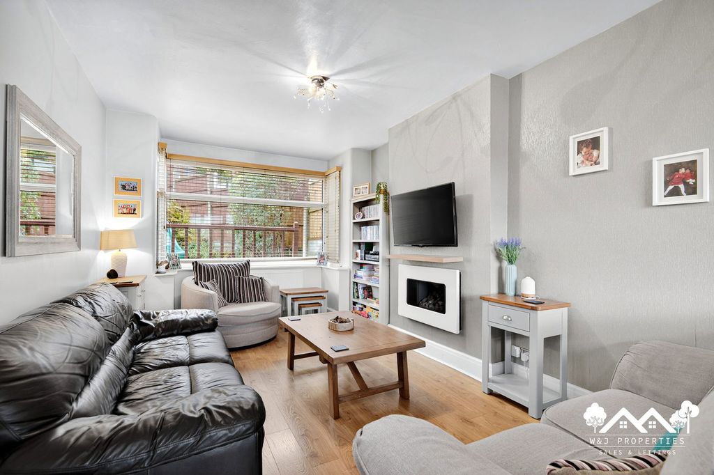 Property photo 2 of 45