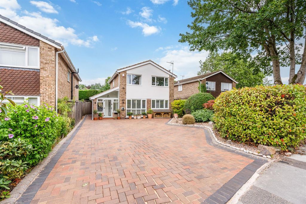 Property photo 1 of 20 60 Purnells Way_21.Jpg