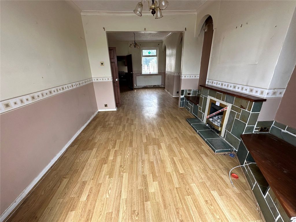 Property photo 2 of 11 Living Room