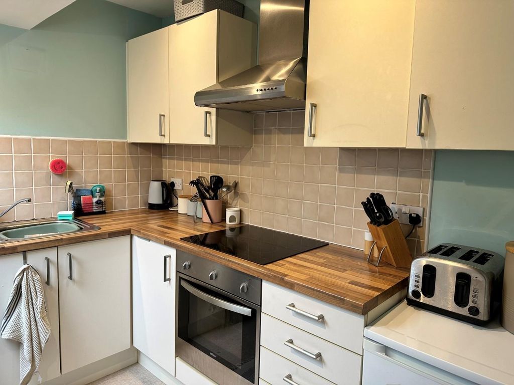 Property photo 2 of 10 Kitchen 2.Jpg