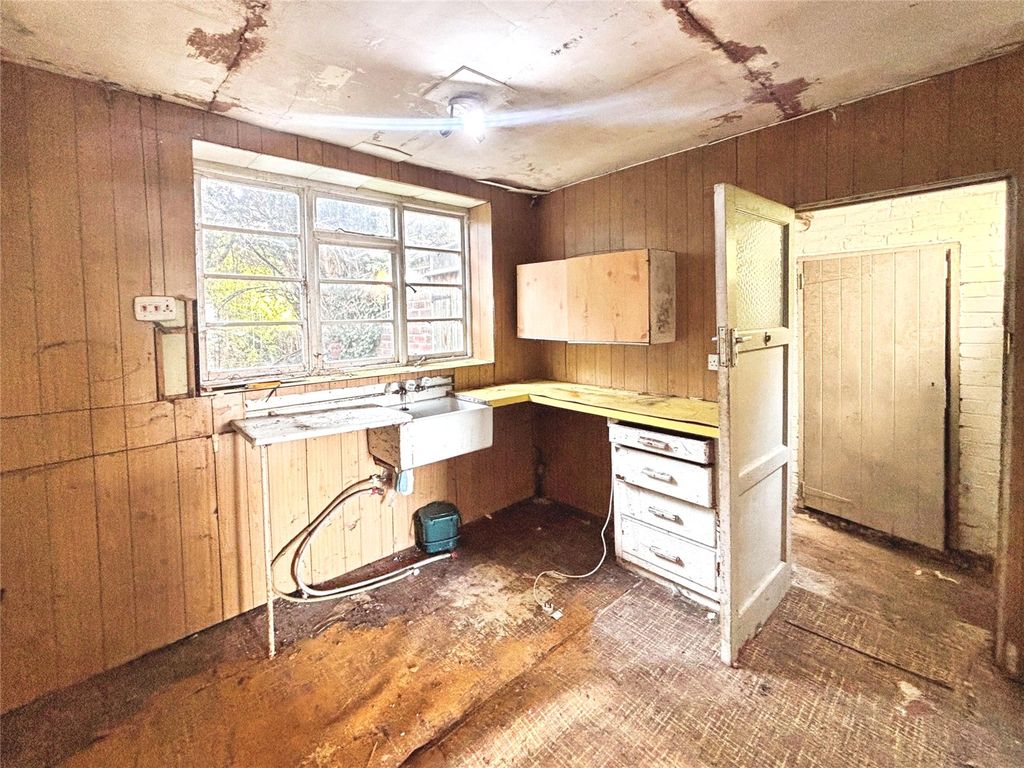 Property photo 3 of 15 Kitchen