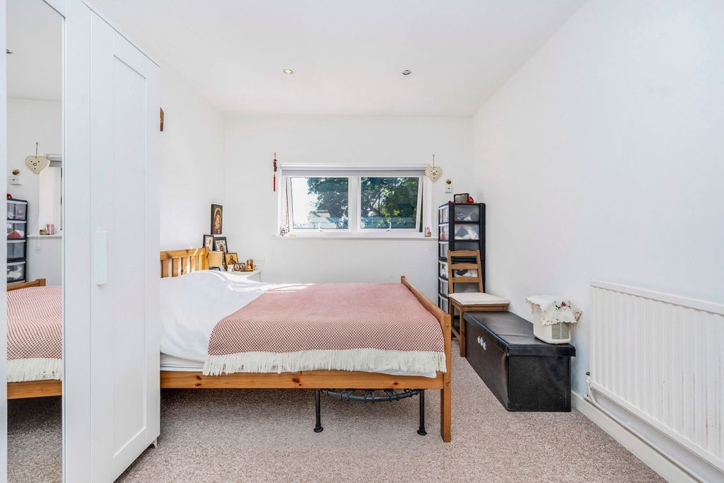 Property photo 3 of 10 Pbox-Img.Jpg