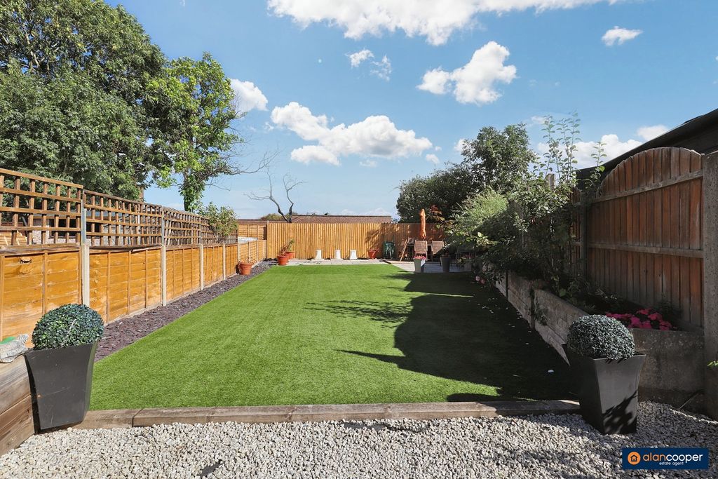 Property photo 2 of 28 4512054