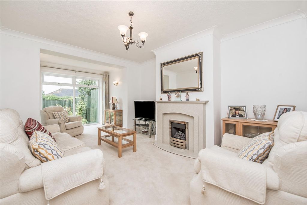 Property photo 2 of 21 Living Room / Lounge: