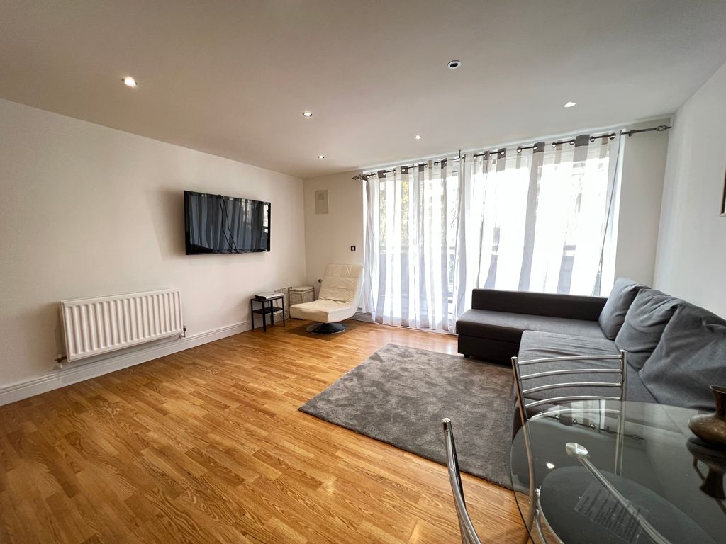 Property photo 3 of 7