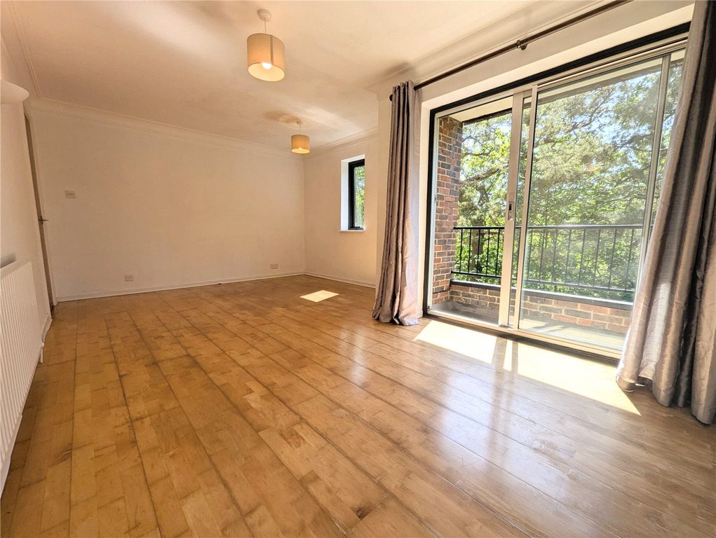 Property photo 2 of 8 Picture No. 19