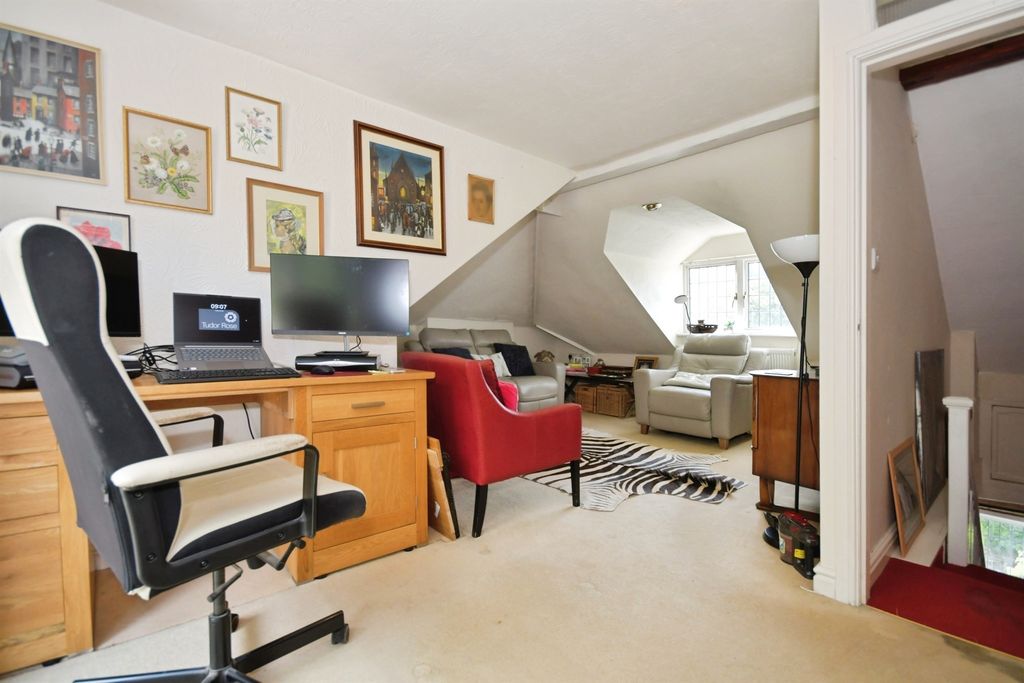 Property photo 2 of 20
