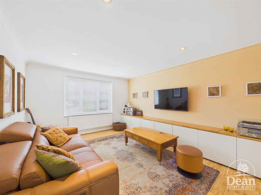 Property photo 2 of 25