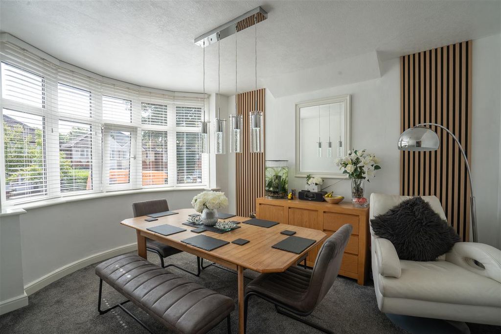 Property photo 3 of 19 Dining Room