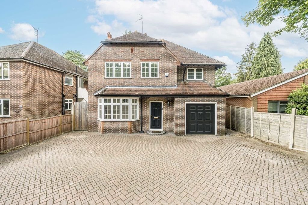Property photo 1 of 11
