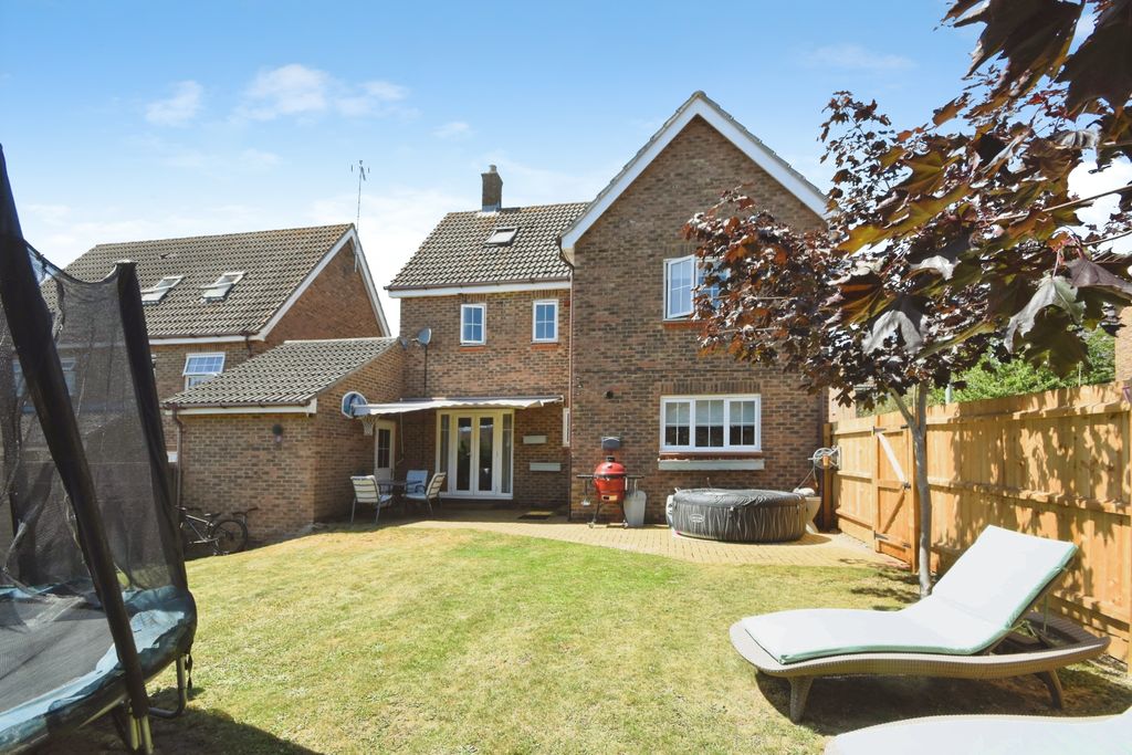 Property photo 3 of 49