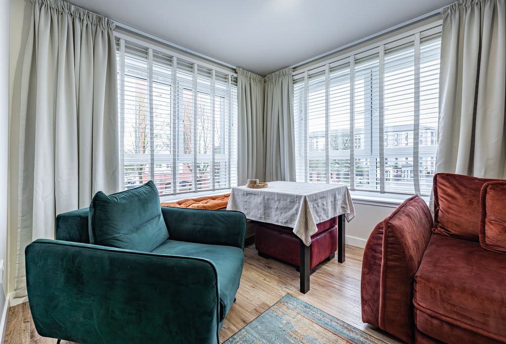 Property photo 3 of 28