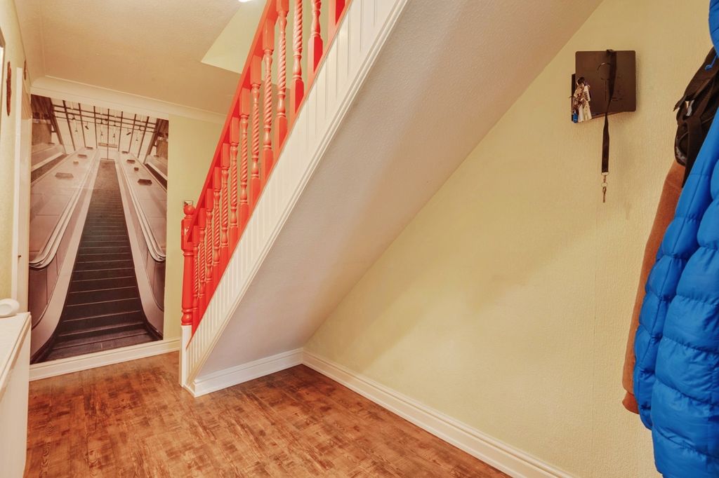 Property photo 2 of 17 Photo