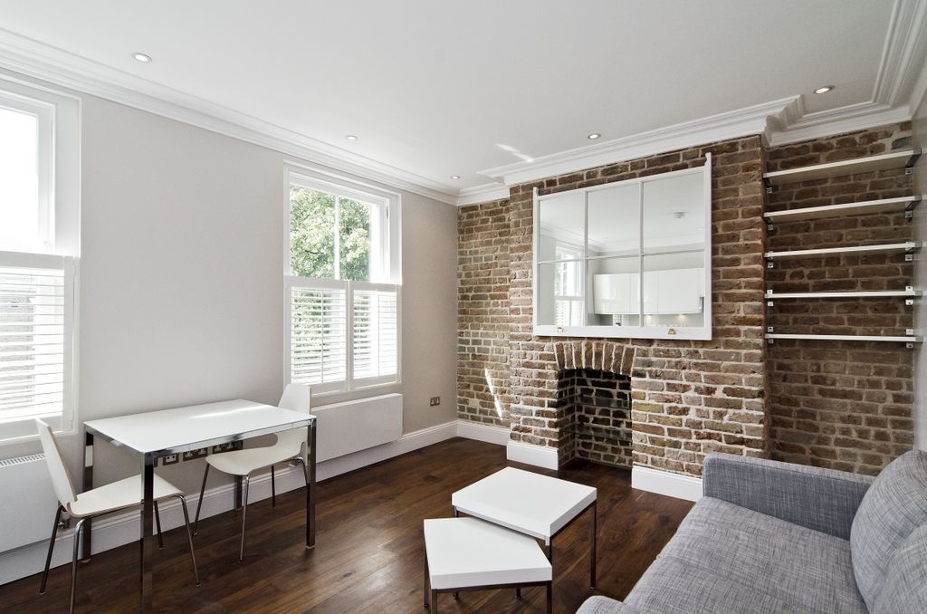Property photo 1 of 7 Englefield Road