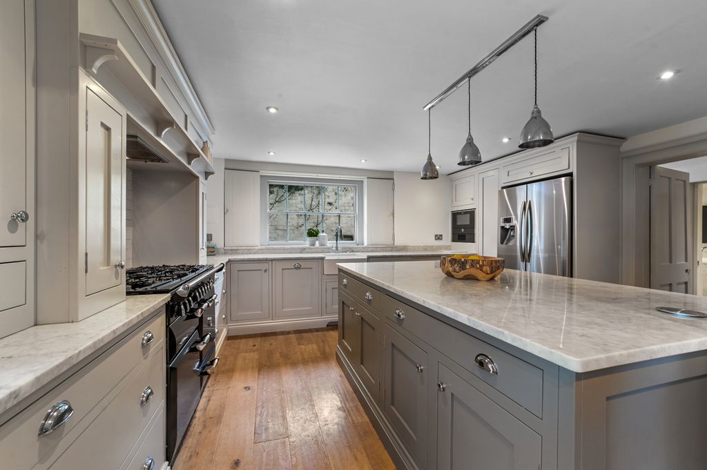 Property photo 3 of 56 Pt-Fc(Col)-Springhouse-22