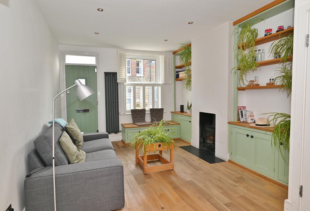 Property photo 2 of 10