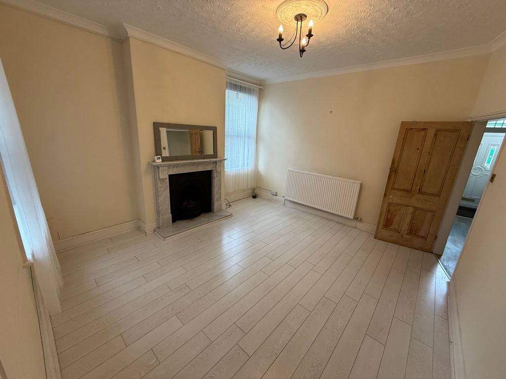 Property photo 3 of 21 Dining Room