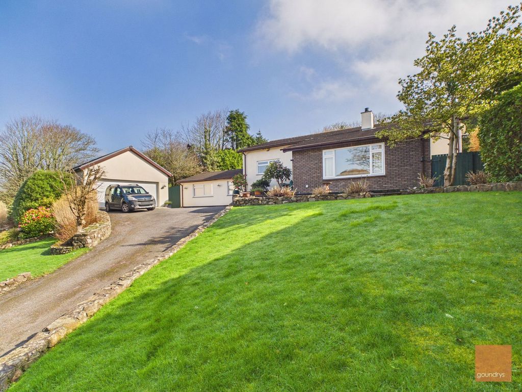 Property photo 1 of 32