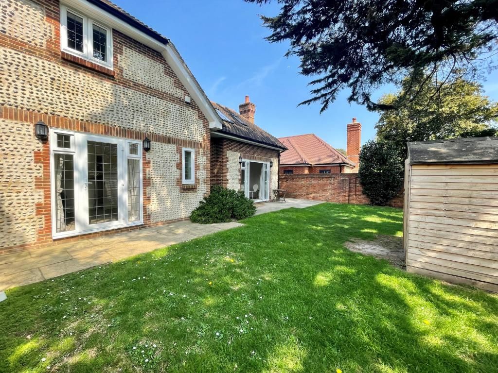 Property photo 2 of 11