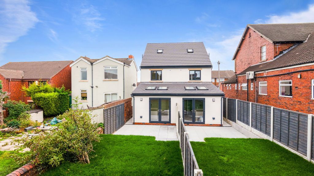 Property photo 2 of 25