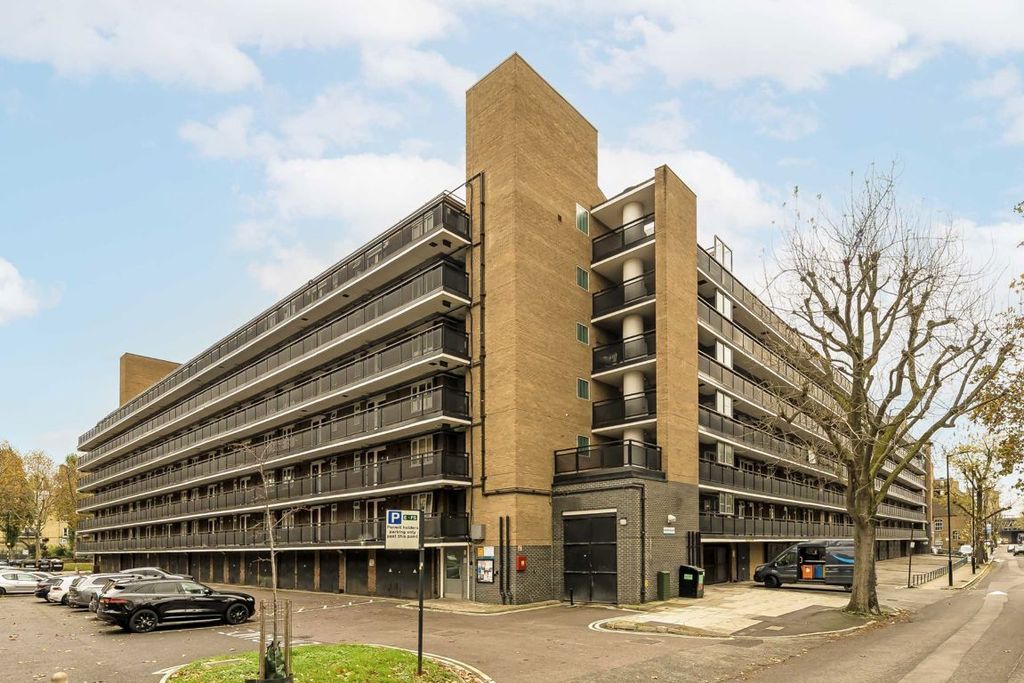 Property photo 1 of 9