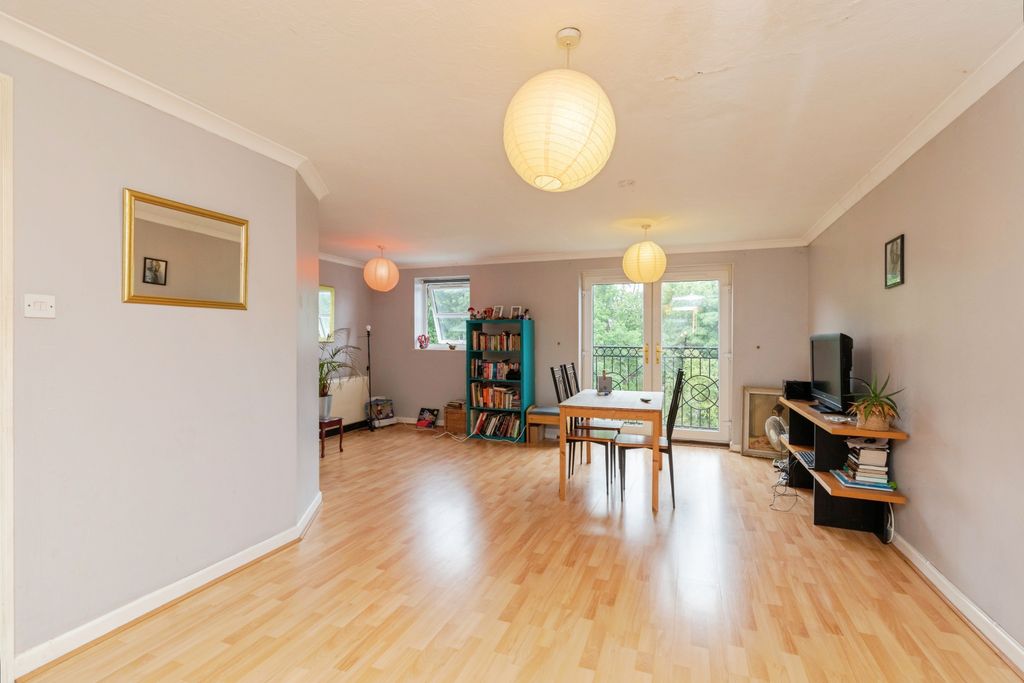 Property photo 2 of 16 Open Plan Living