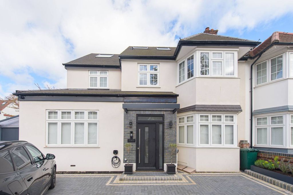 Property photo 1 of 8