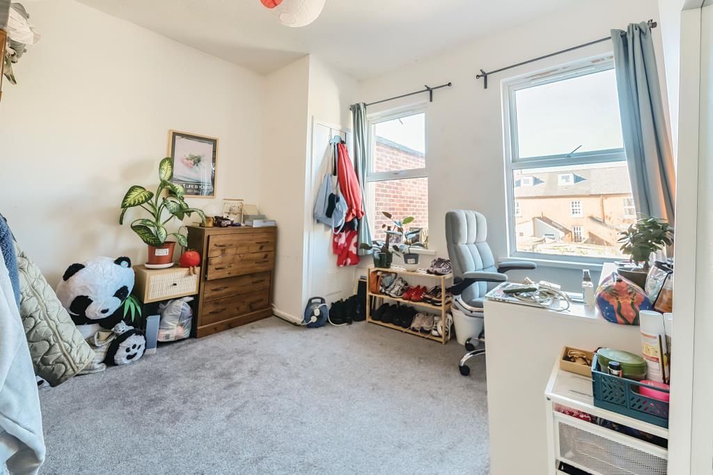 Property photo 3 of 20 Bedroom