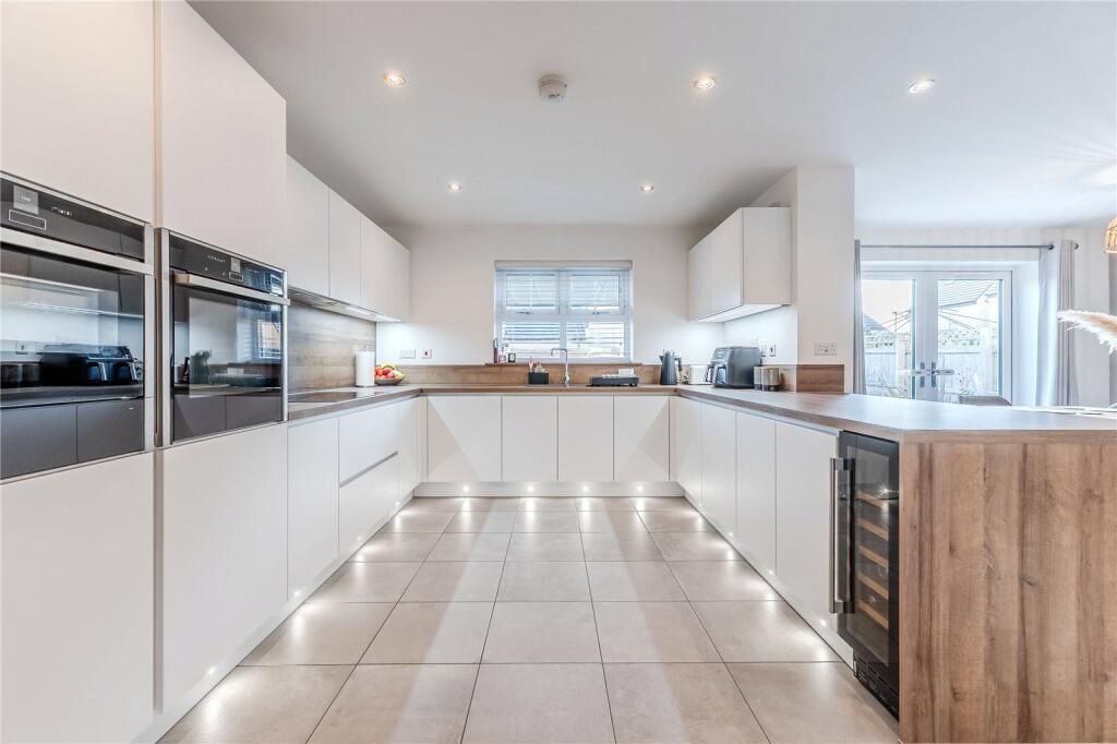 Property photo 3 of 24