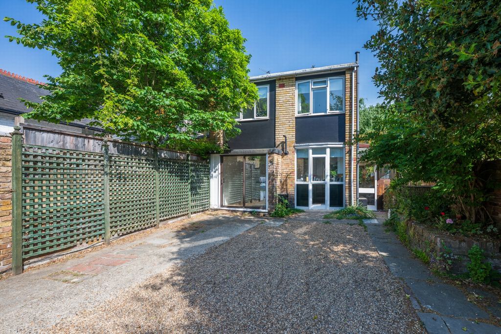 Property photo 1 of 19 Photo 8