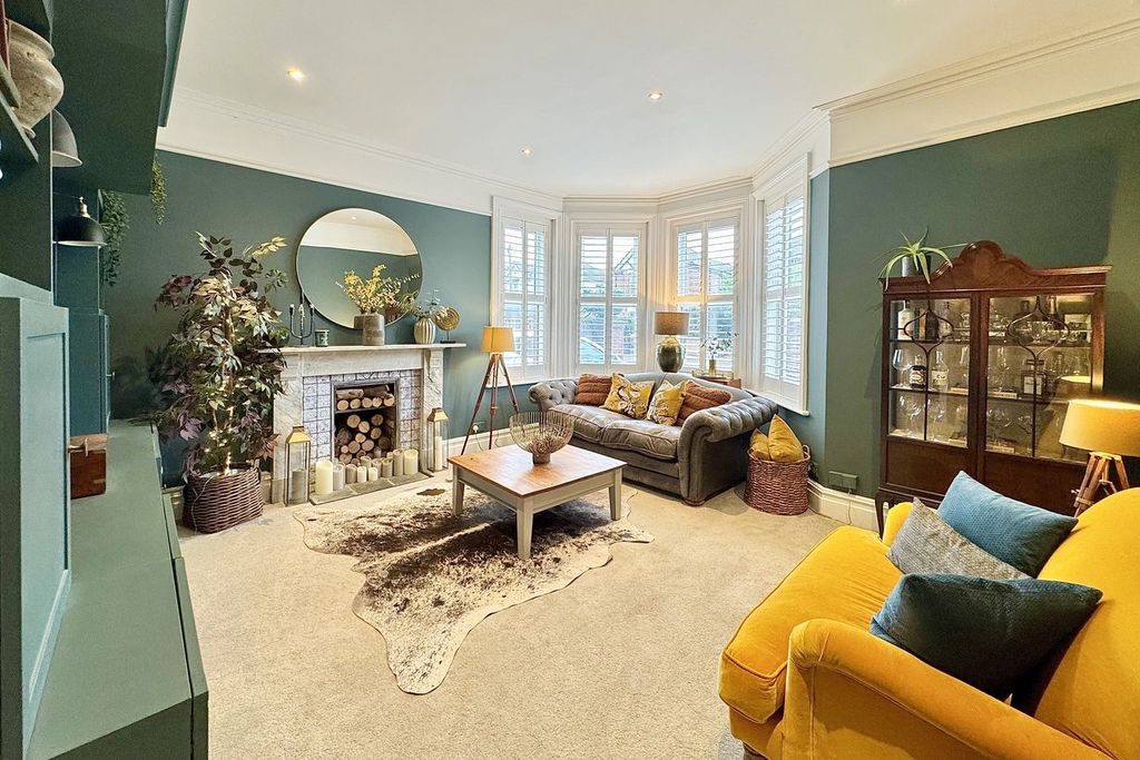 Property photo 2 of 38