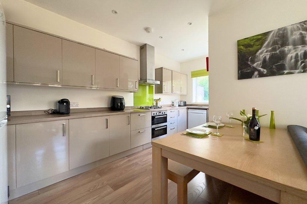 Property photo 3 of 12 4028663