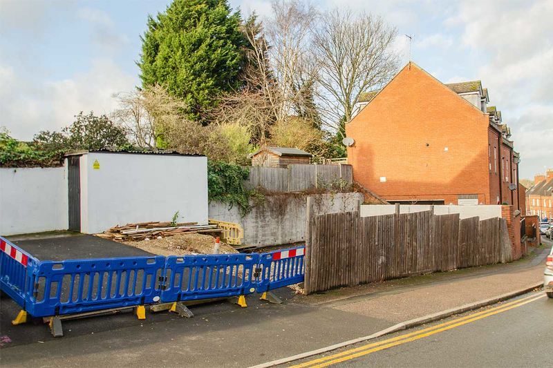 Property photo 3 of 5 Photo 5