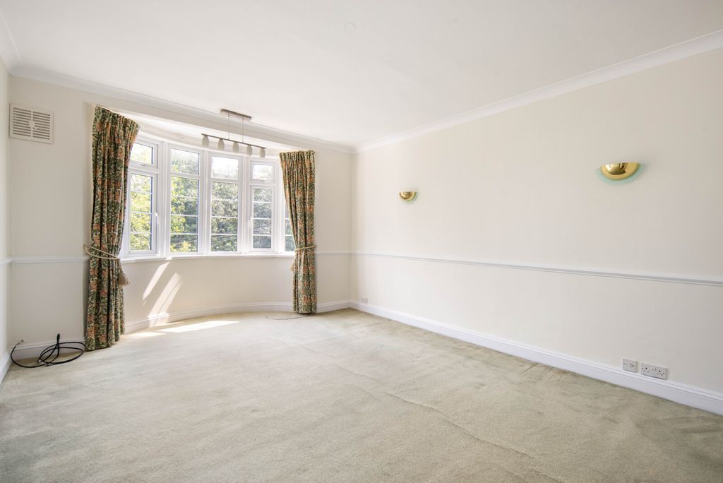 Property photo 3 of 15 Picture No. 30