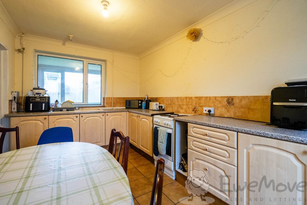 Property photo 2 of 15 Dmc02253-Hdr