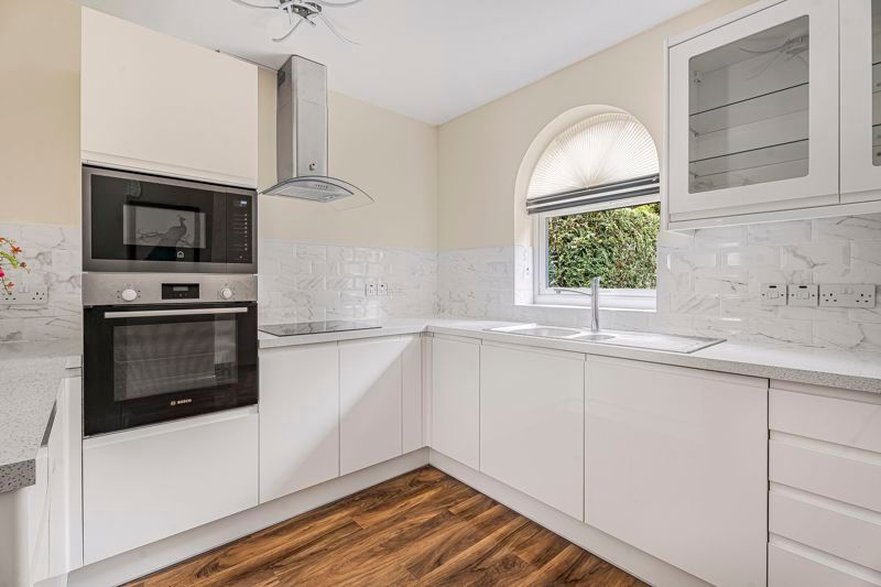 Property photo 3 of 30 Kitchen