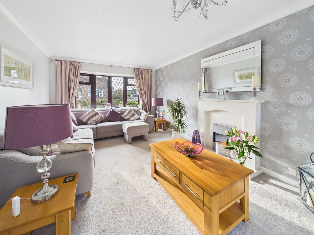 Property photo 2 of 22 Lounge