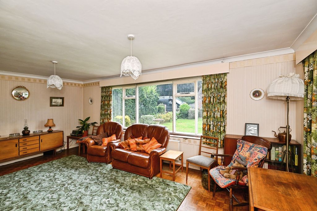 Property photo 2 of 20