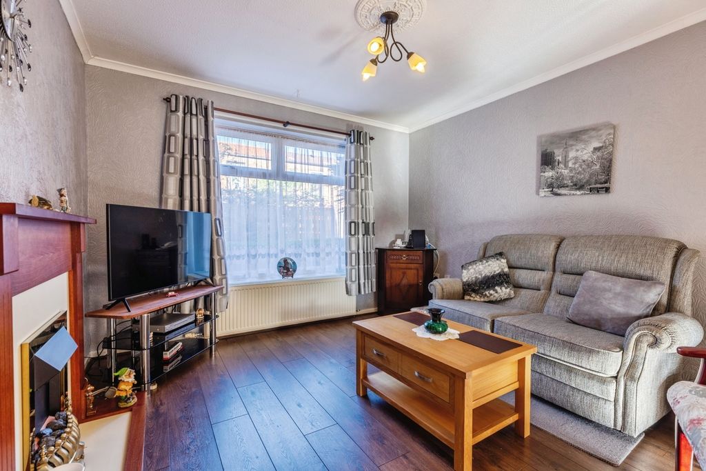 Property photo 2 of 18 Pbox-Img.Jpg
