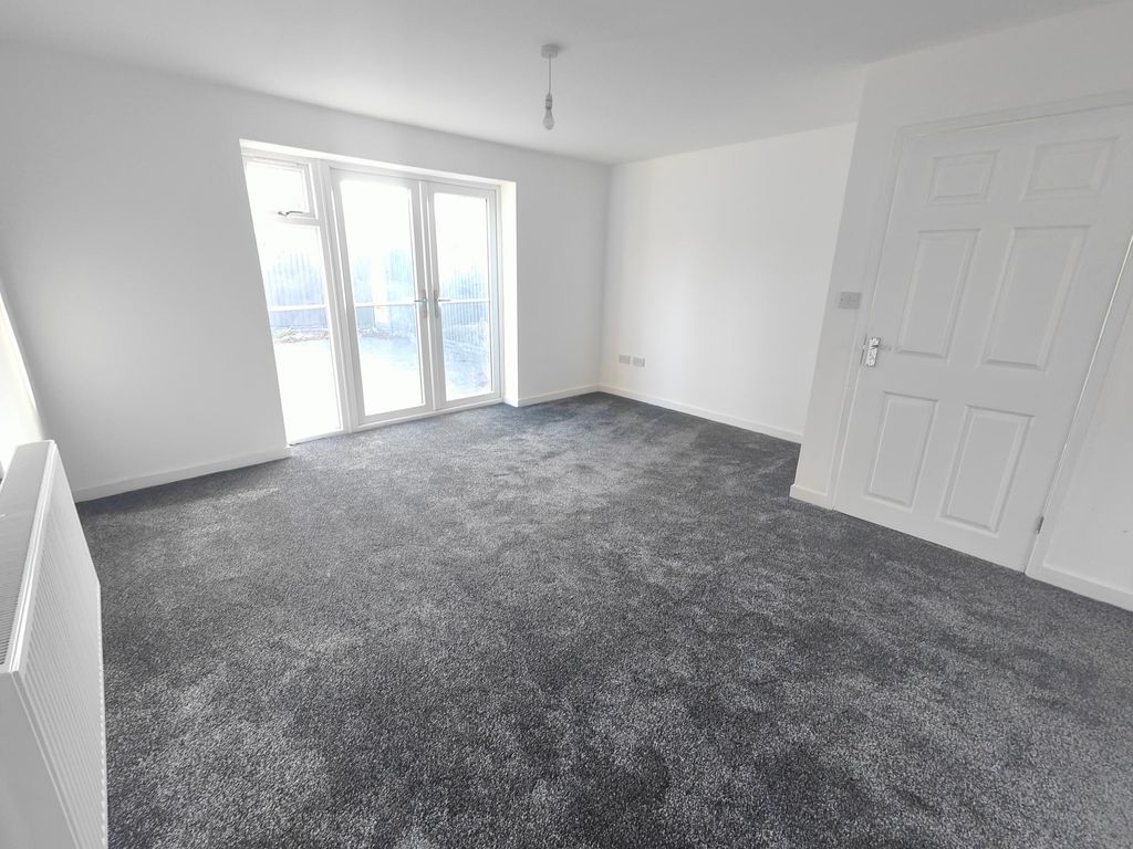 Property photo 3 of 9 Image