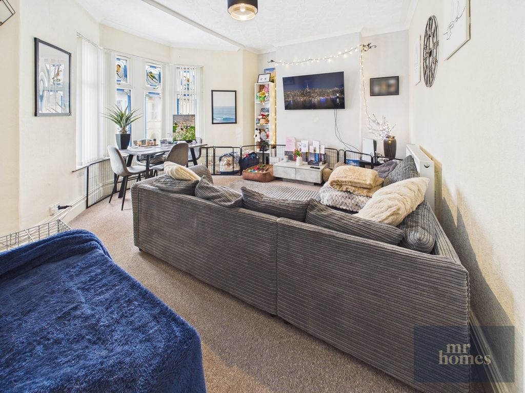 Property photo 2 of 25