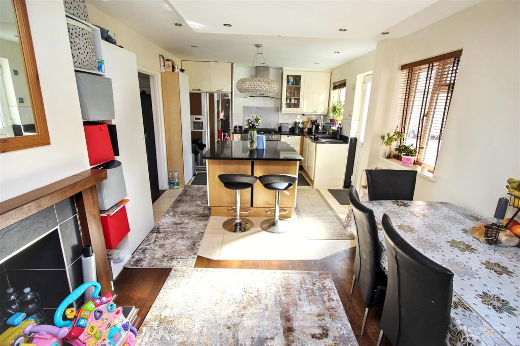 Property photo 3 of 14 Kitchen/ Breakfast Room