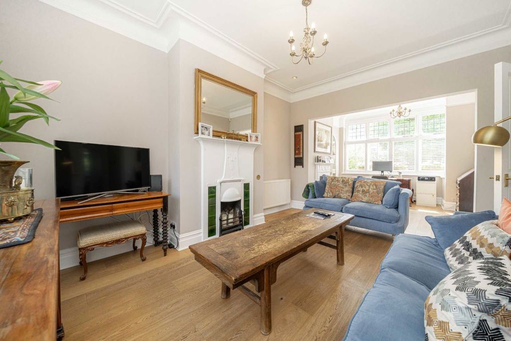 Property photo 3 of 12