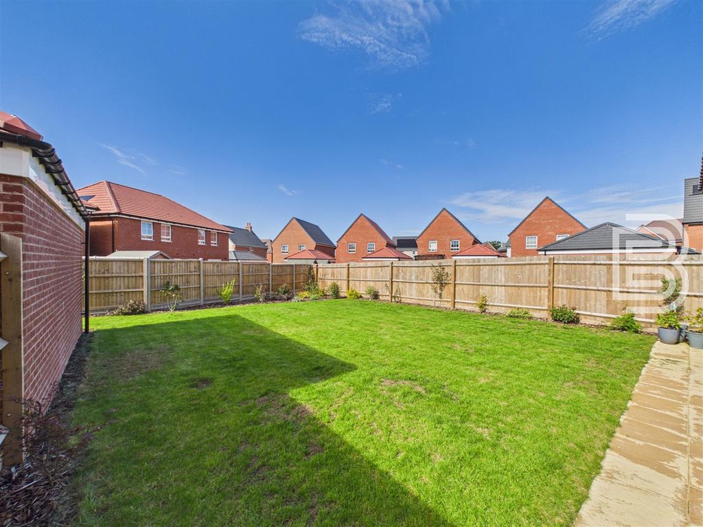 Property photo 2 of 21 Rear Garden (2).Jpg