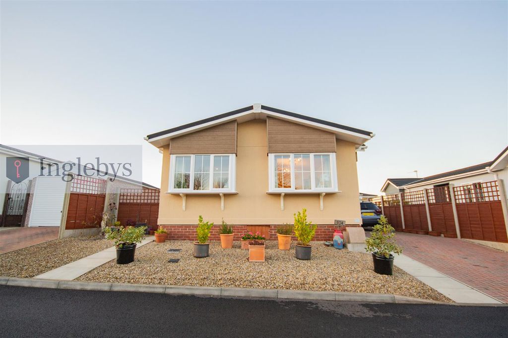 Property photo 1 of 26