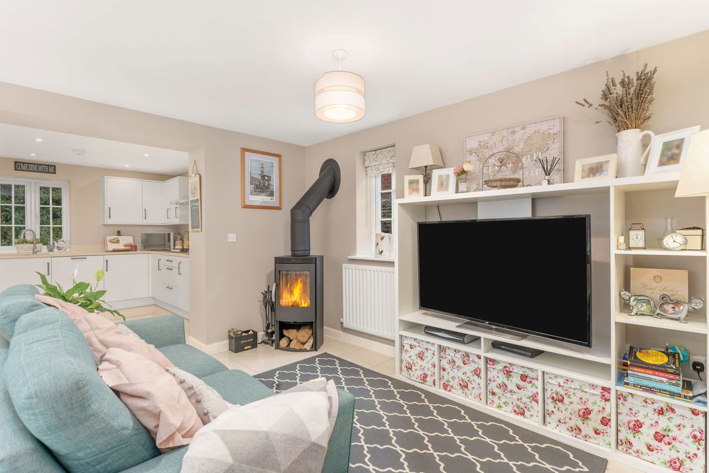 Property photo 2 of 26