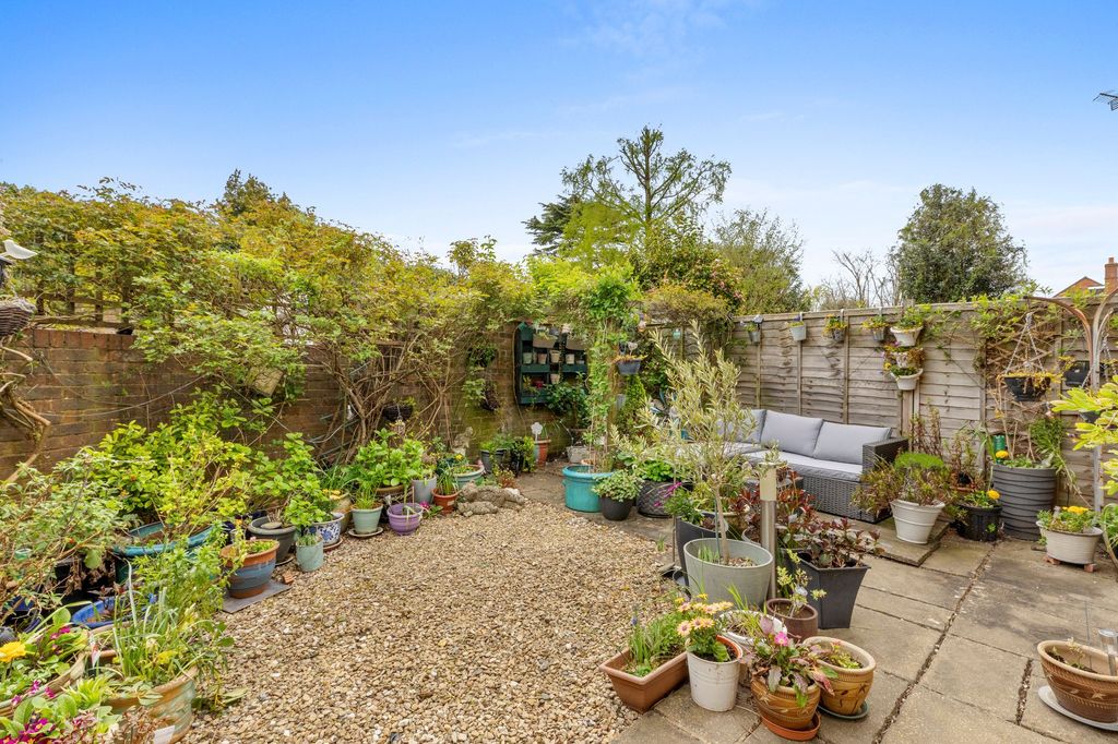 Property photo 2 of 11