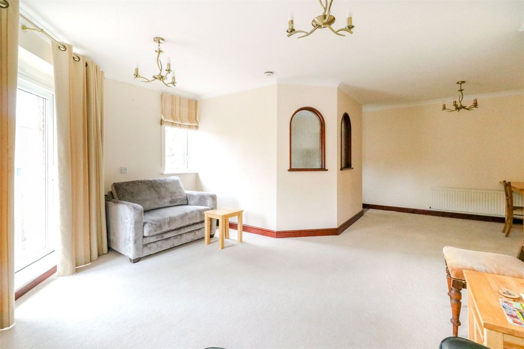 Property photo 3 of 11 Picture No. 15