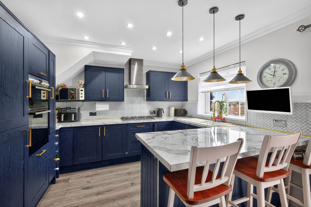 Property photo 3 of 29