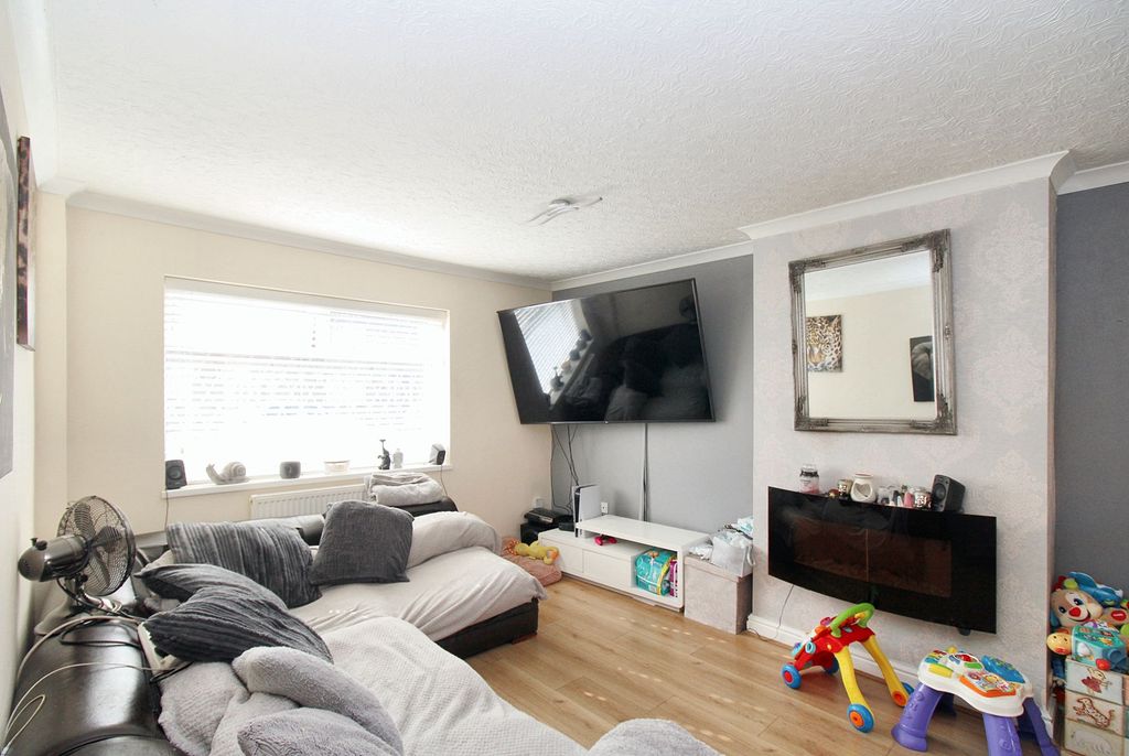 Property photo 3 of 12